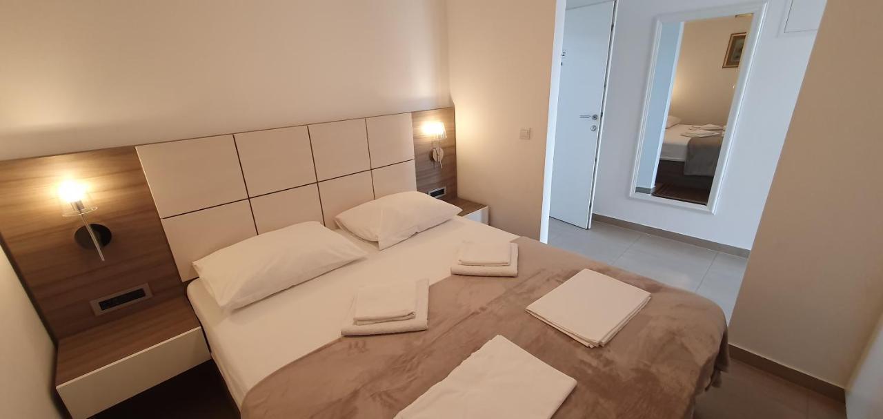 Apartments Lofiel Novalja Ngoại thất bức ảnh
