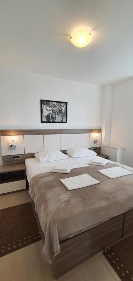 Apartments Lofiel Novalja Ngoại thất bức ảnh