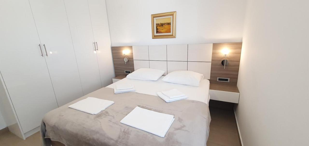 Apartments Lofiel Novalja Ngoại thất bức ảnh