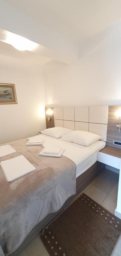 Apartments Lofiel Novalja Ngoại thất bức ảnh