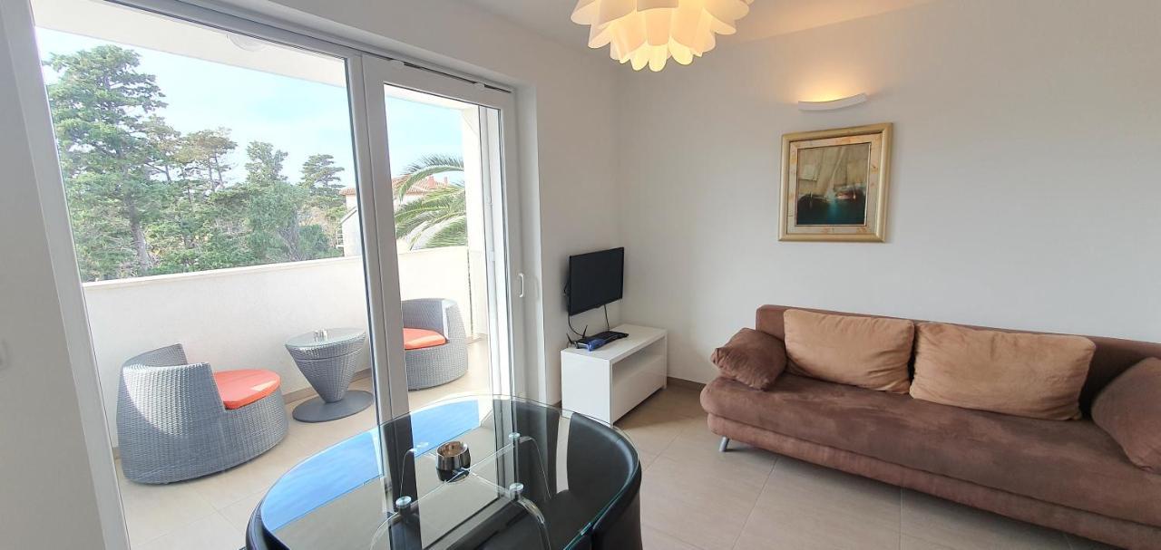 Apartments Lofiel Novalja Ngoại thất bức ảnh