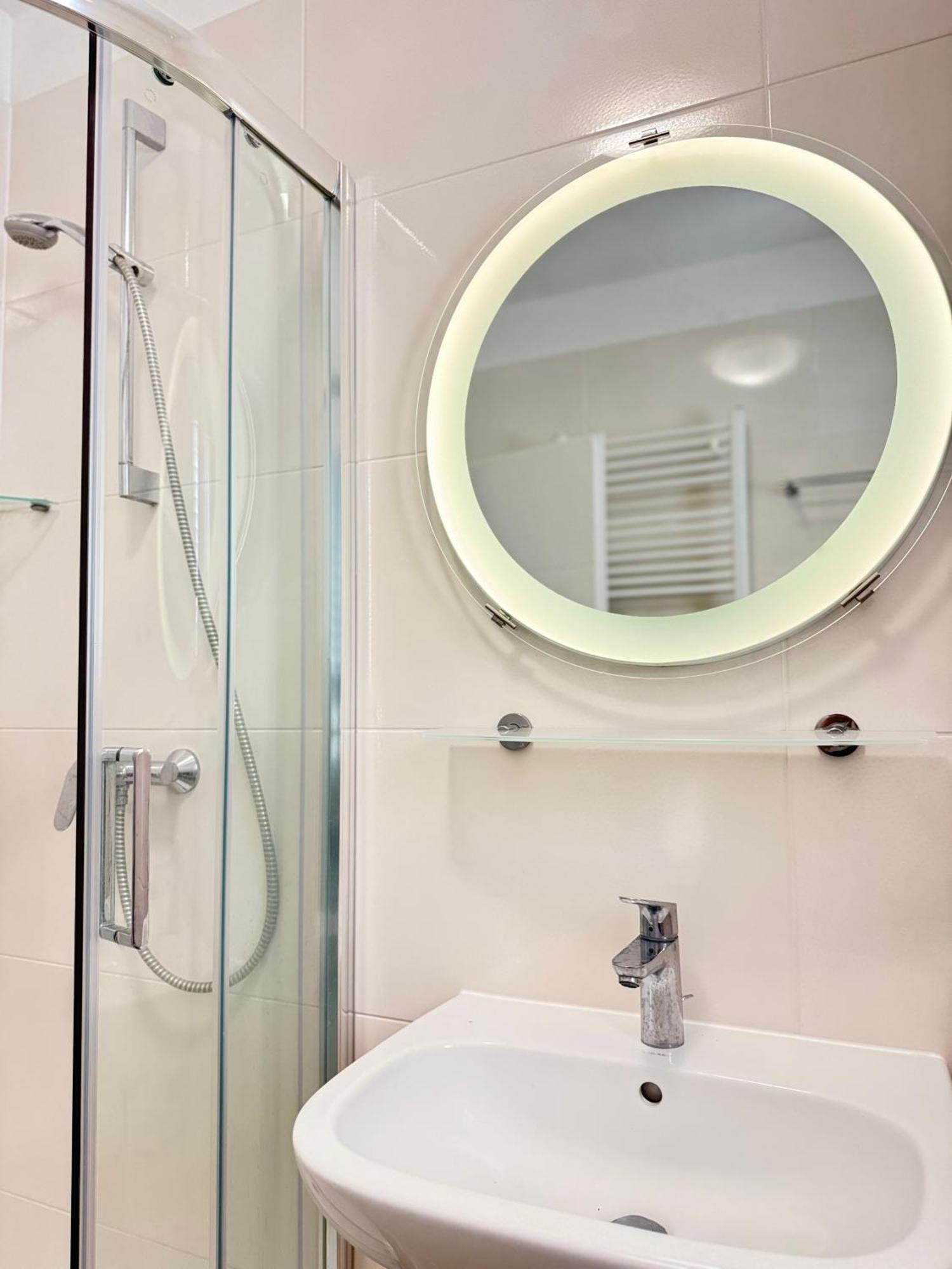 Apartments Lofiel Novalja Phòng bức ảnh