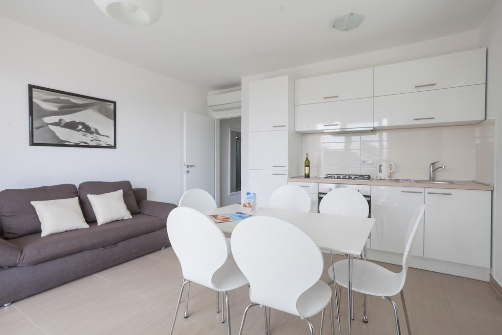 Apartments Lofiel Novalja Phòng bức ảnh