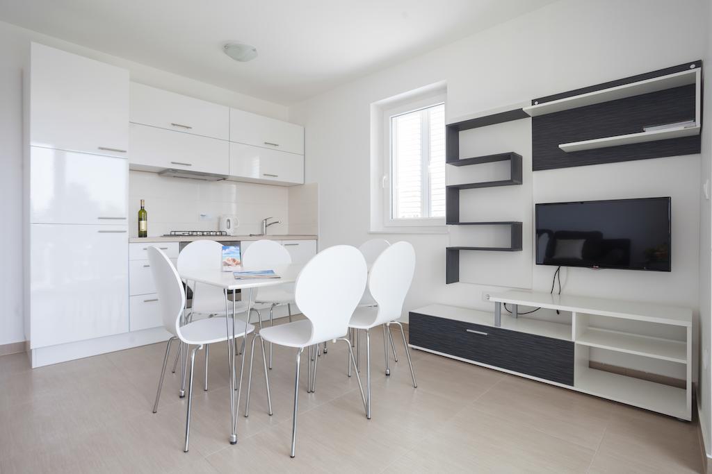 Apartments Lofiel Novalja Phòng bức ảnh