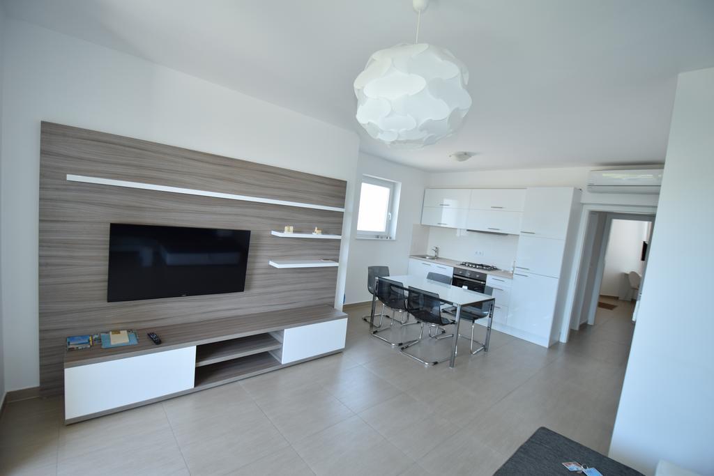 Apartments Lofiel Novalja Ngoại thất bức ảnh